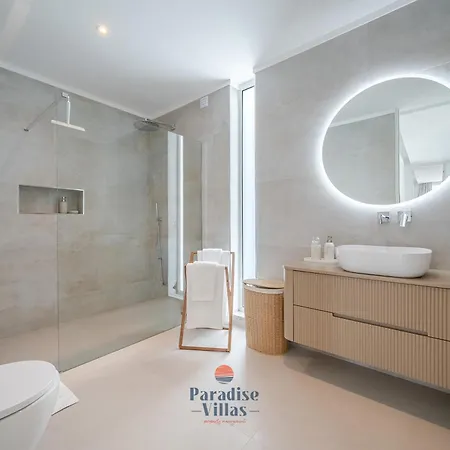 Villa Modern 4-bedroom With Infinity Pool Albufeira