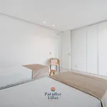 Modern 4-bedroom With Infinity Pool *