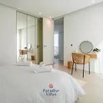 Modern 4-bedroom With Infinity Pool *