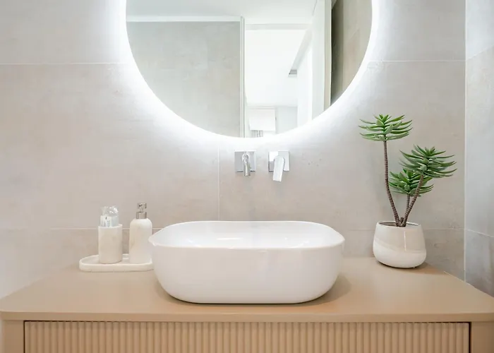 Modern 4-bedroom With Infinity Pool 빌라 *