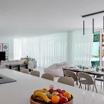 Modern 4-bedroom With Infinity Pool فيلة *