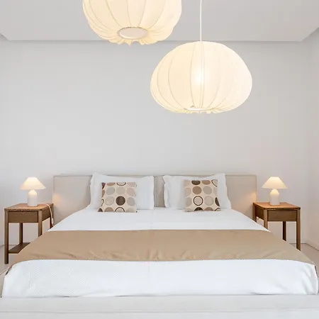 Вілла Modern 4-bedroom With Infinity Pool Албуфейра