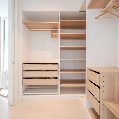 Modern 4-bedroom With Infinity Pool