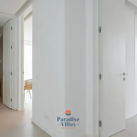 Βίλα Modern 4-bedroom With Infinity Pool Αλμπουφέιρα