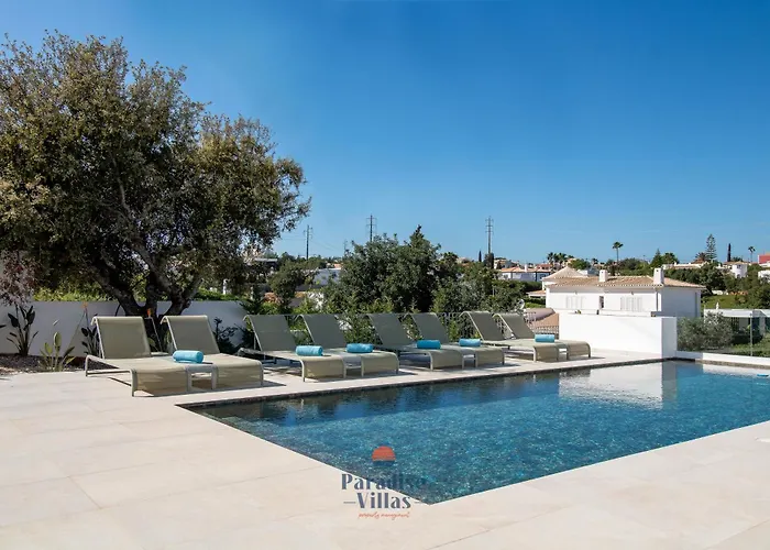 Villa Modern 4-bedroom With Infinity Pool *