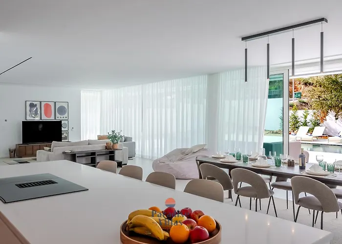 Modern 4-bedroom With Infinity Pool Villa *