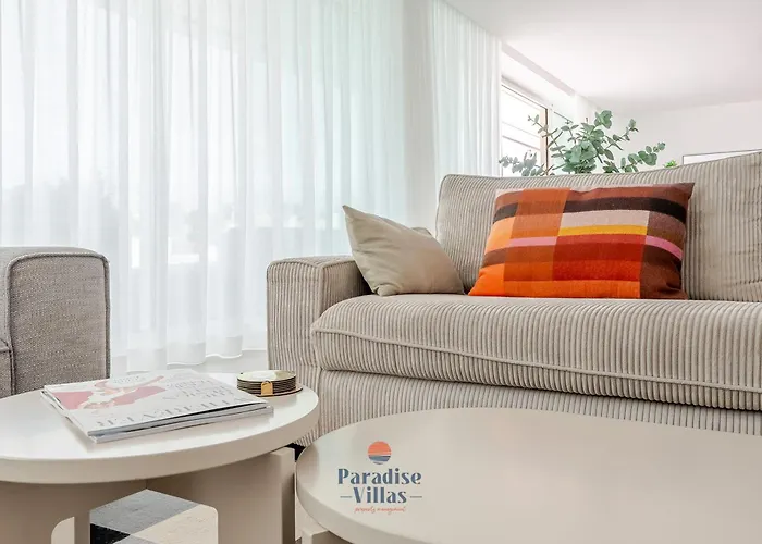 Villa Modern 4-bedroom With Infinity Pool *