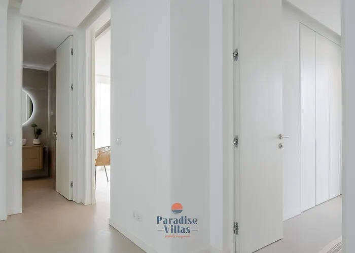 Villa Modern 4-bedroom With Infinity Pool Albufeira