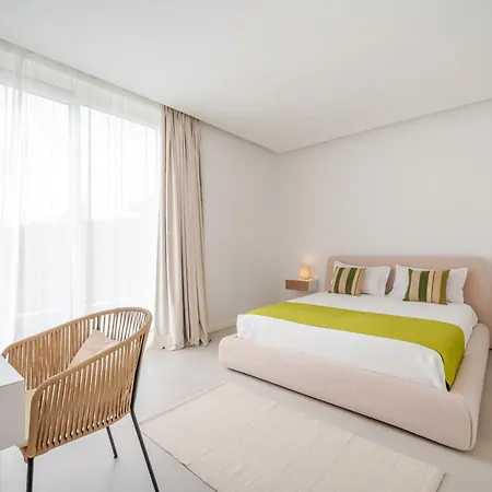 Villa Modern 4-bedroom With Infinity Pool